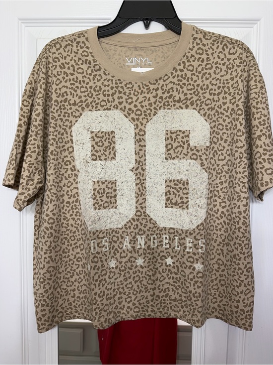 Vinyl Icons Tops - VINYL Los Angeles Leopard Graphic Tee all-over tan leopard print NWT